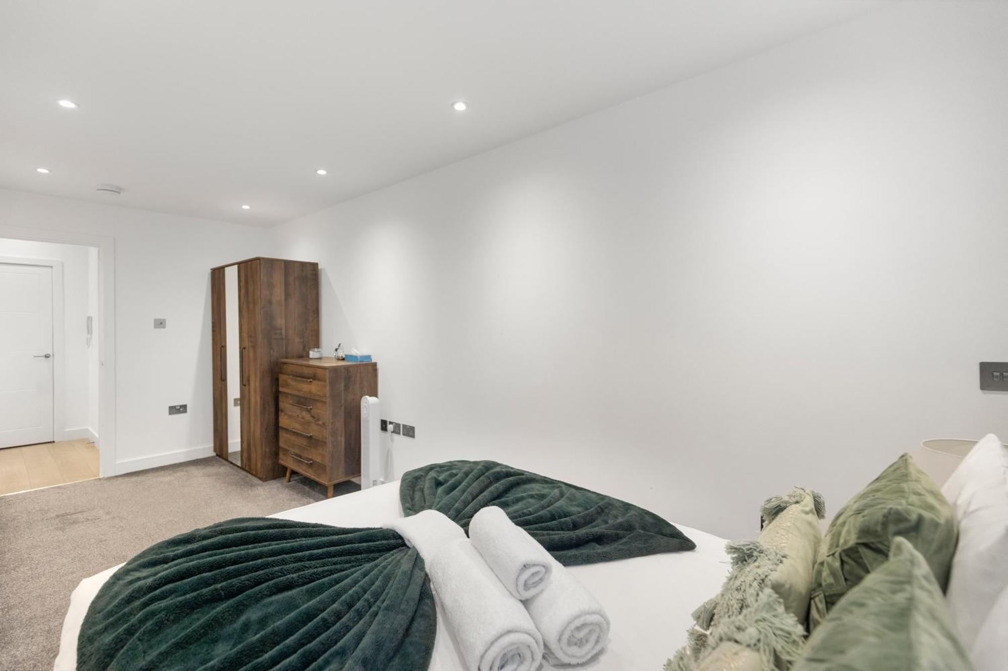 Spacious Luxury Apartment King Bed - Central Location London Exterior photo