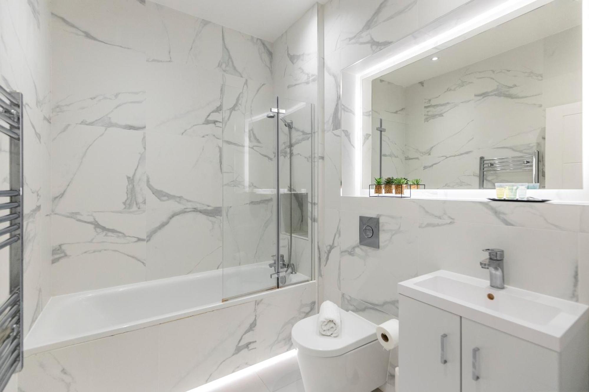 Spacious Luxury Apartment King Bed - Central Location London Exterior photo