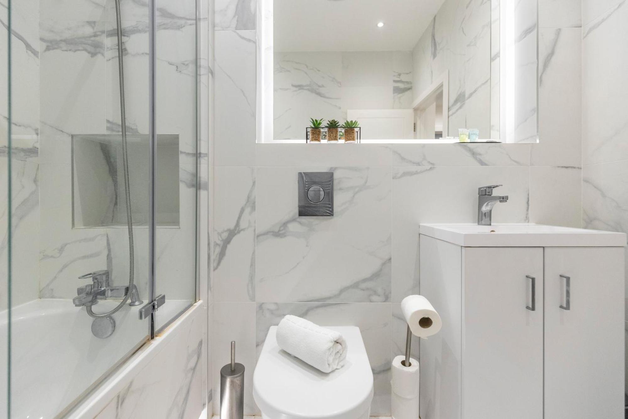 Spacious Luxury Apartment King Bed - Central Location London Exterior photo